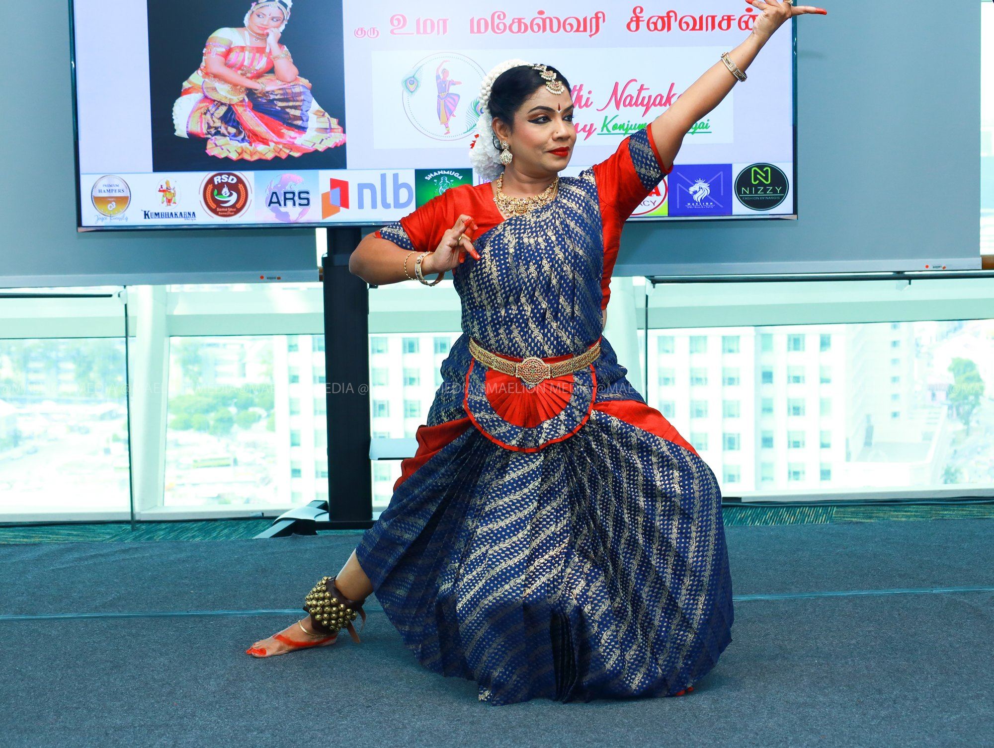 Guru Uma performing a special dance to a Bharathiyar song